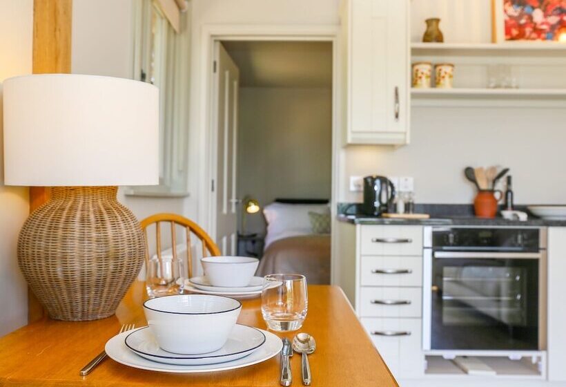 The Lodge At Mortons