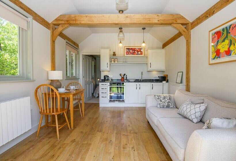 The Lodge At Mortons