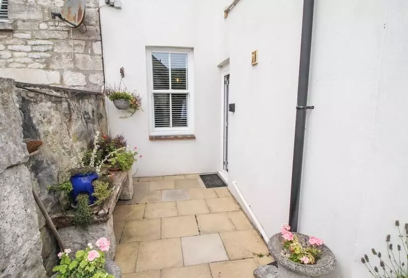 Alpen Rose Cottage