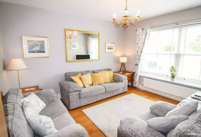 Alpen Rose Cottage