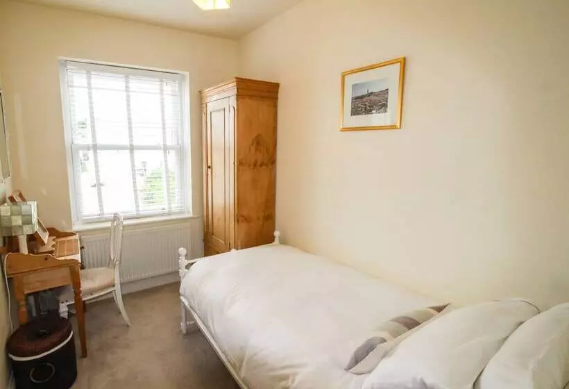 Alpen Rose Cottage