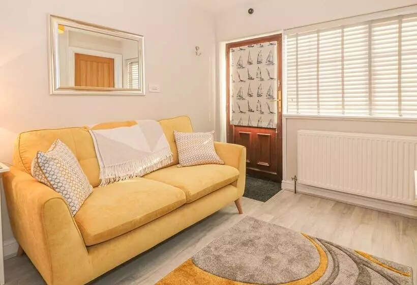 Holly Cottage