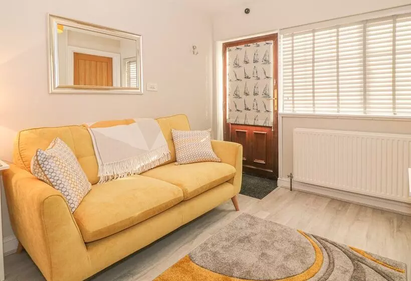 Holly Cottage
