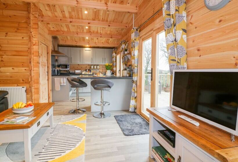 Little Orchard Lodge