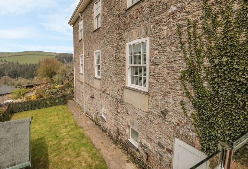 Lower Norton Farmhouse