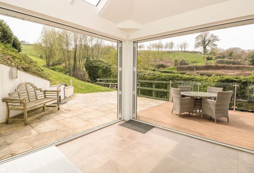 Lower Norton Farmhouse