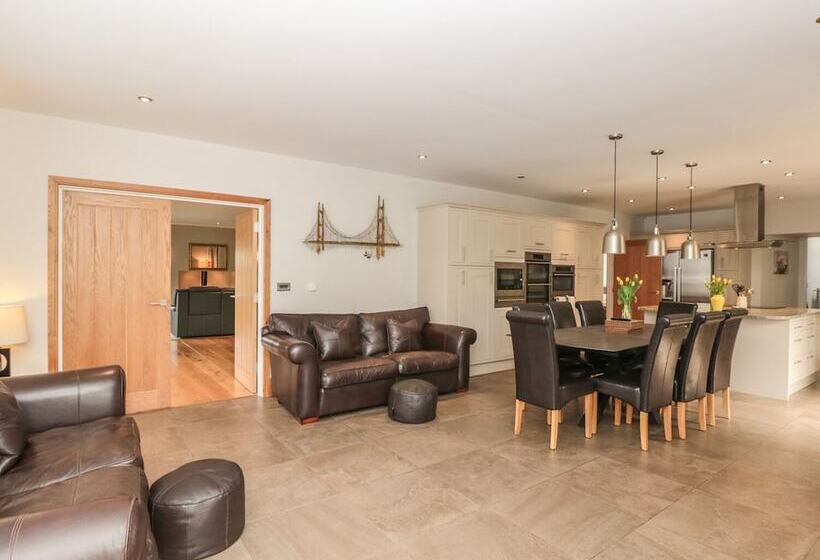 Lower Norton Farmhouse