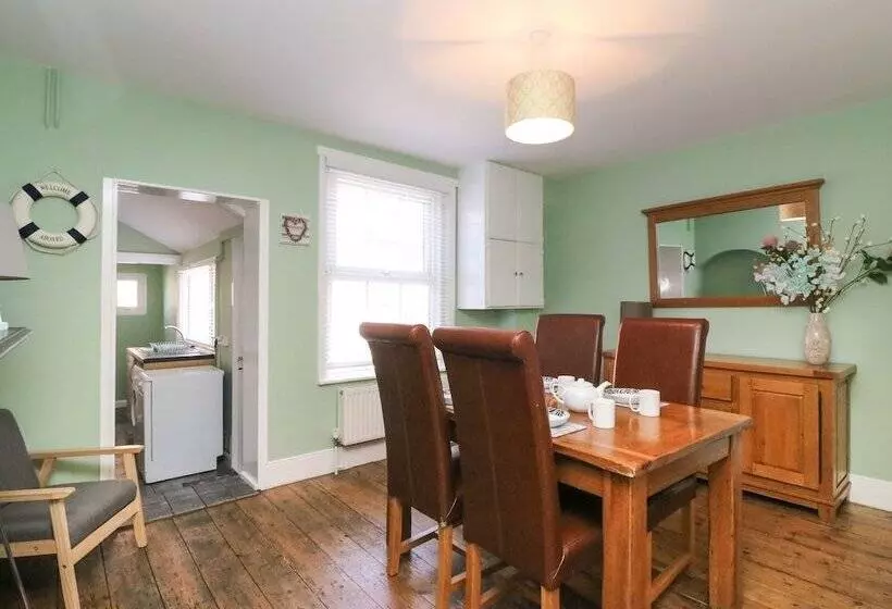Old Brewers Cottage