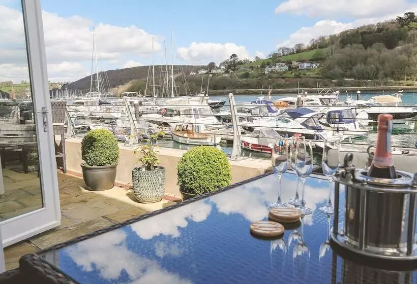 Quayside, Dart Marina