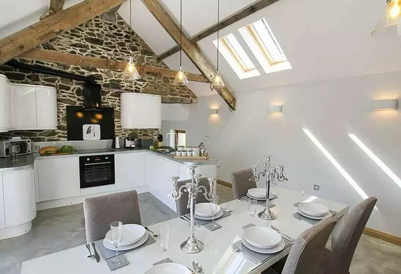 Rhyd Angharad Barns