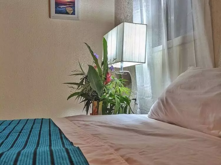 تختخواب و صبحانه Seaside Inn