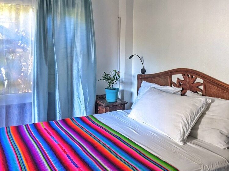 تختخواب و صبحانه Seaside Inn