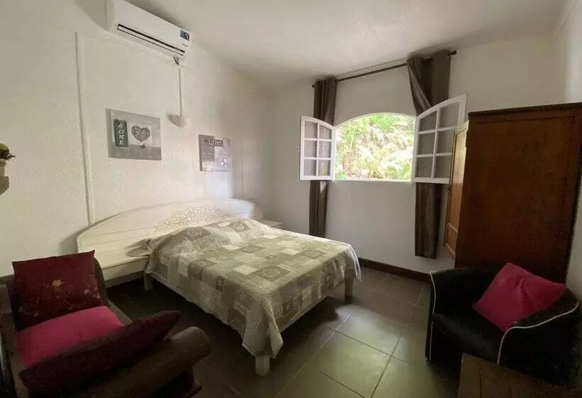 Hotelli Anoli Lodges Village