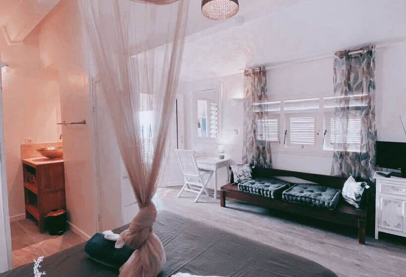 هتل Anoli Lodges Village