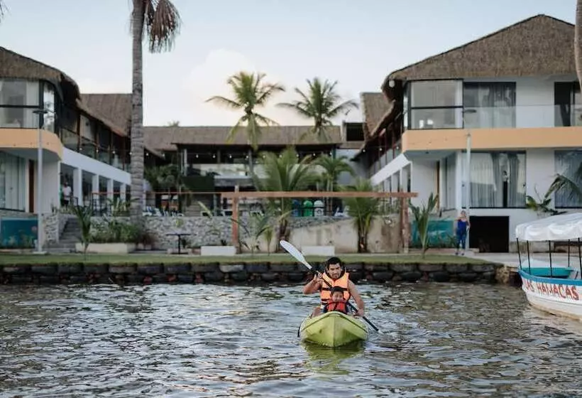 ホテル Las Hamacas