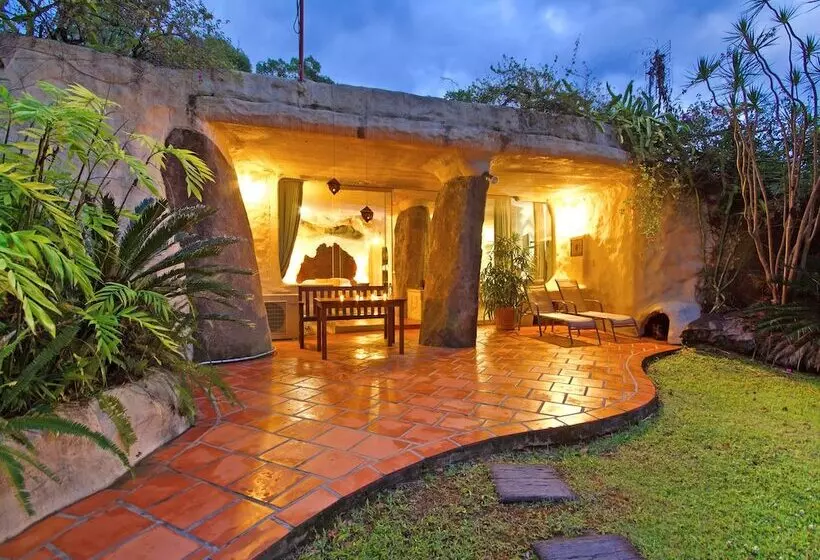 Hotelli Wollumbin Palms Rainforest Retreat