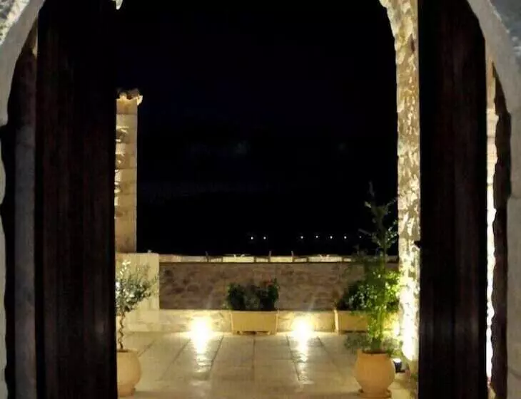 Hotelli Pirgos Mavromichali