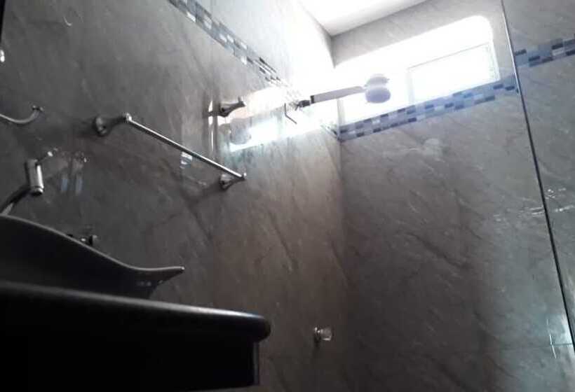 فندق Sinai Tower Inn