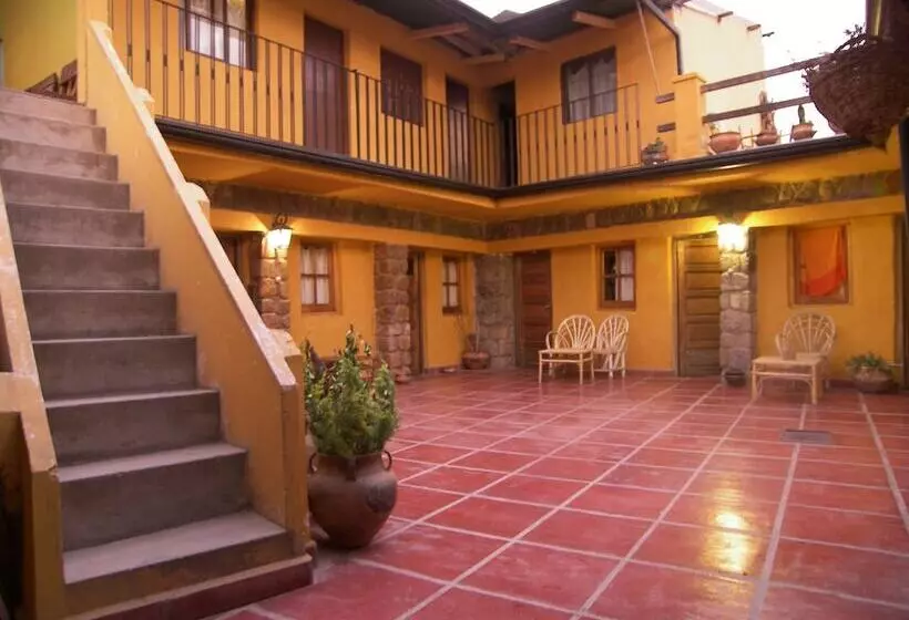 La Cumbre Hostel
