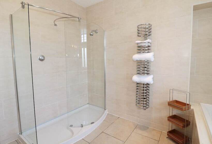 Walworth Castle Lodge