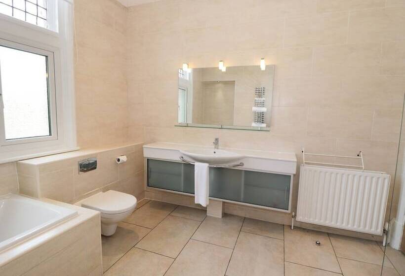 Walworth Castle Lodge