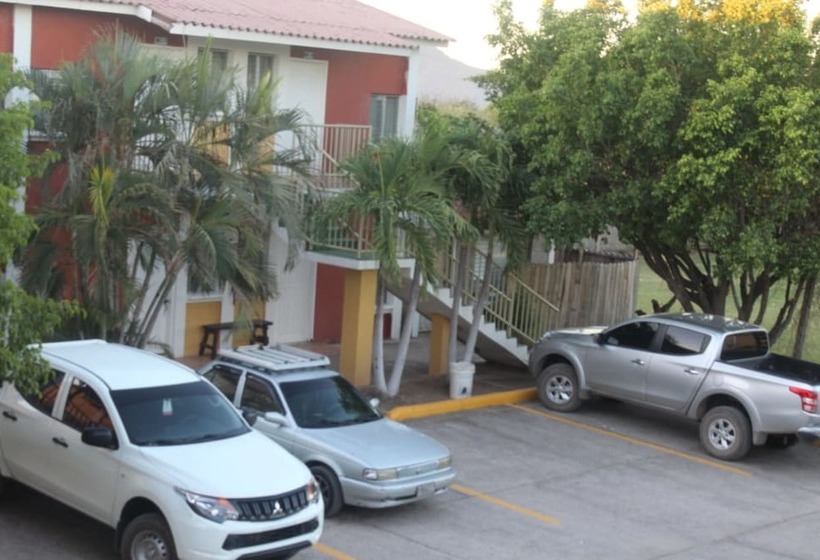 Aparthotel Villas De La Roca