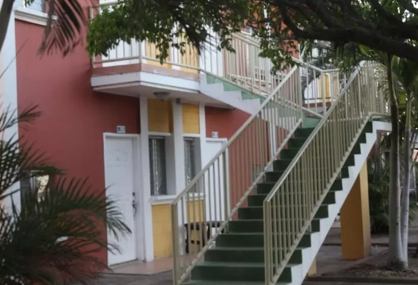 Aparthotel Villas De La Roca