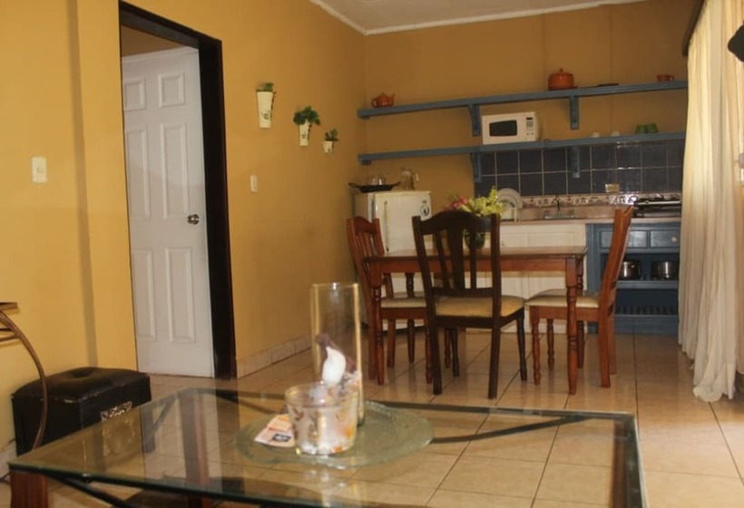 Aparthotel Villas De La Roca