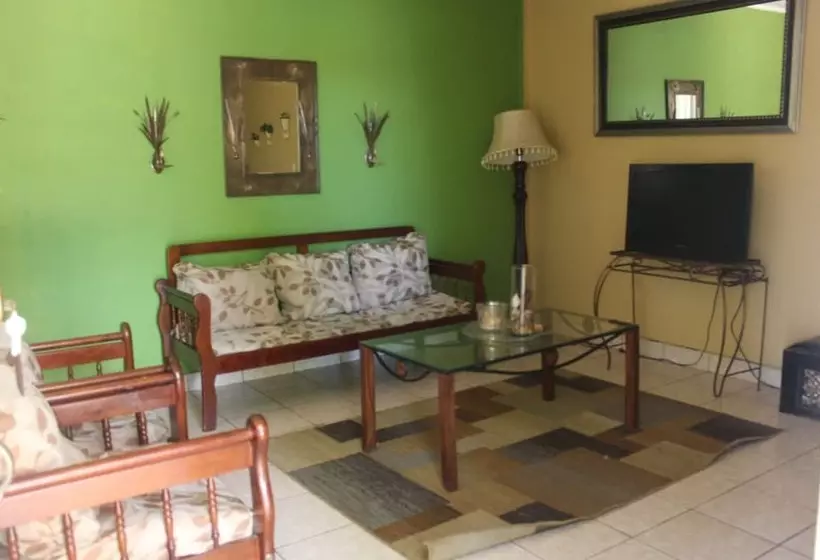 Aparthotel Villas De La Roca