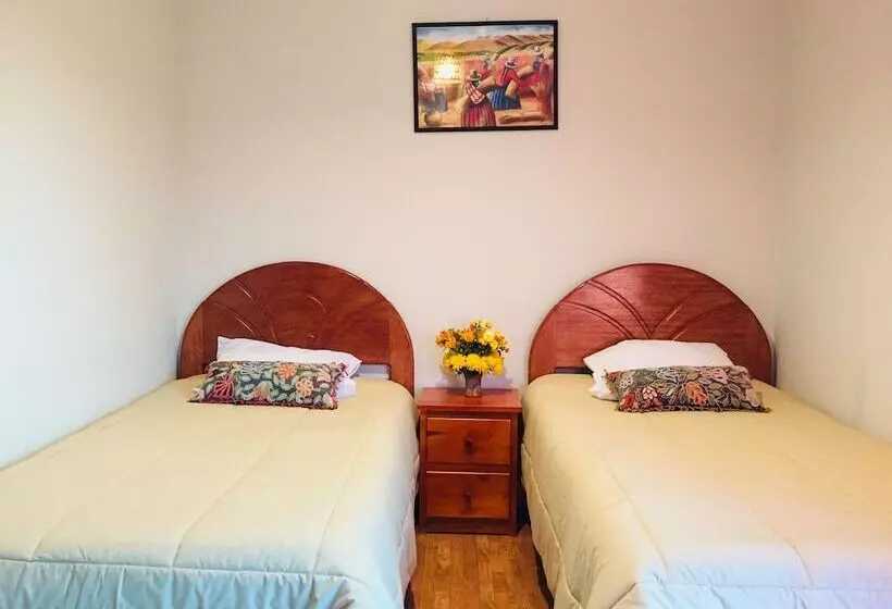 تختخواب و صبحانه Casita Media Luna