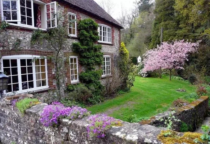 Aamiaismajoitus (B&B) Bridge Cottage