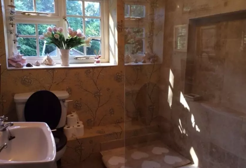 Aamiaismajoitus (B&B) Bridge Cottage