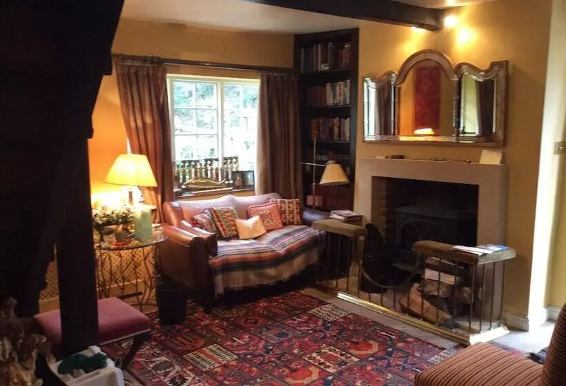 Aamiaismajoitus (B&B) Bridge Cottage