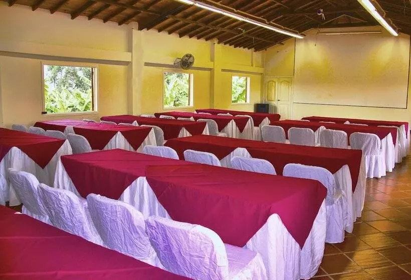 Eco Hotel Santa Barbara