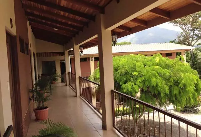 Hotelli Cabinas Ledezma