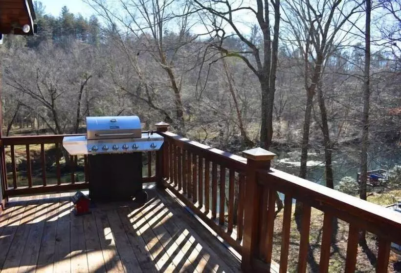 River Escape On The Toccoa