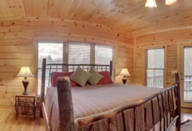 River Escape On The Toccoa