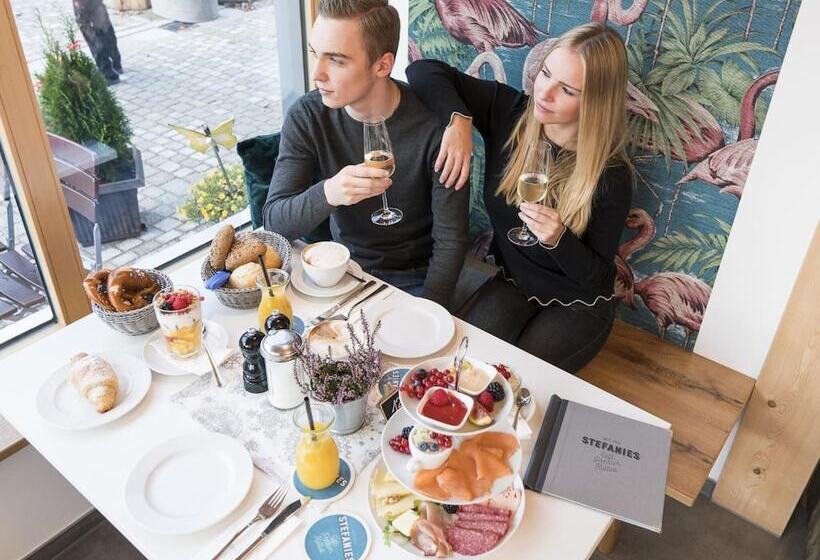 Stefanies Cafe Pension Culture