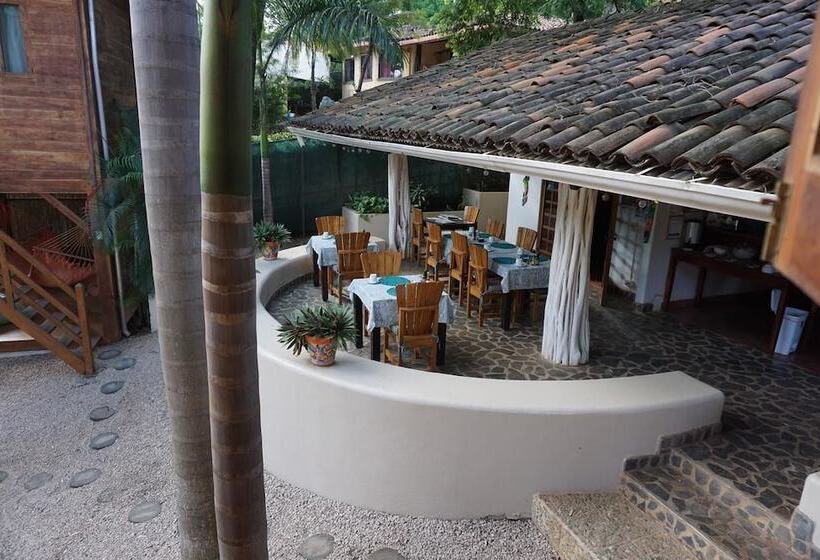 The Beach Bungalows Tamarindo B&b