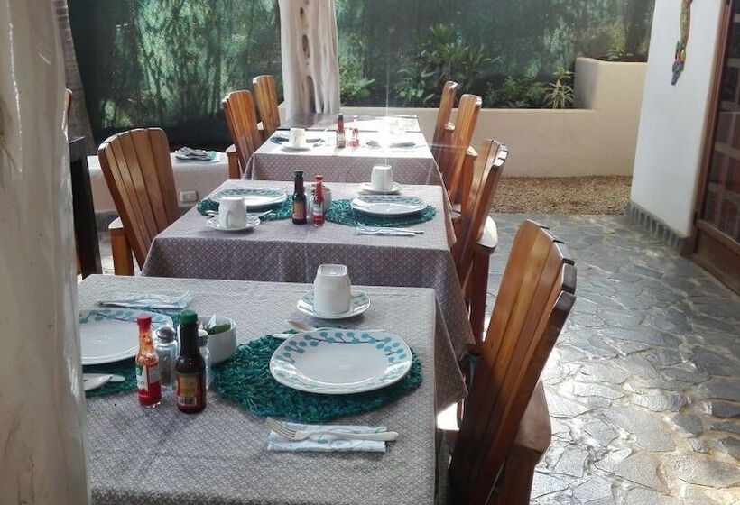 The Beach Bungalows Tamarindo B&b