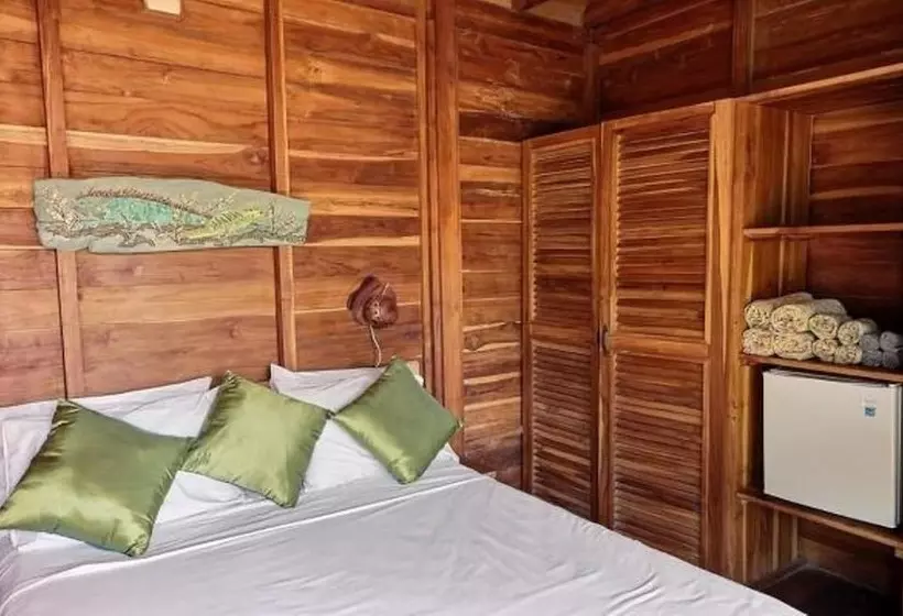 The Beach Bungalows Tamarindo B&b