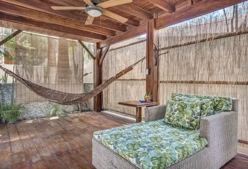 The Beach Bungalows Tamarindo B&b