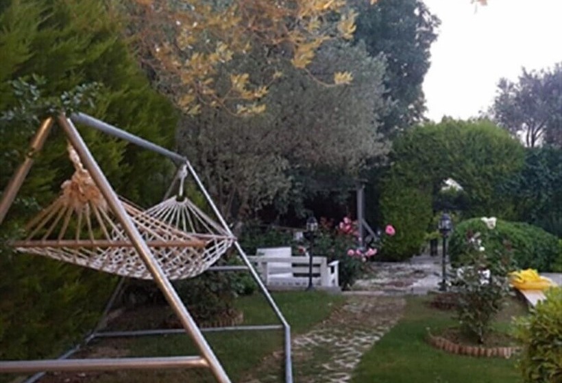 Urla Begonvil Pansiyon