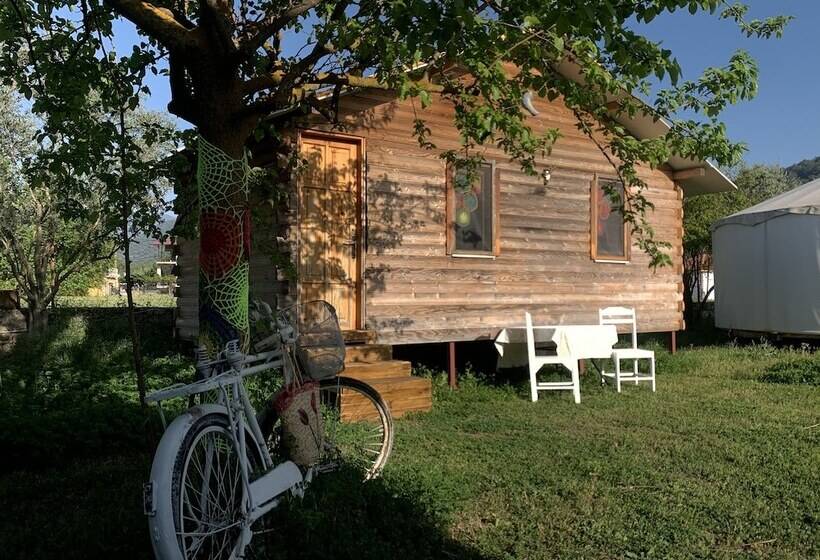 Yol Glamping Hotel Retreat Center