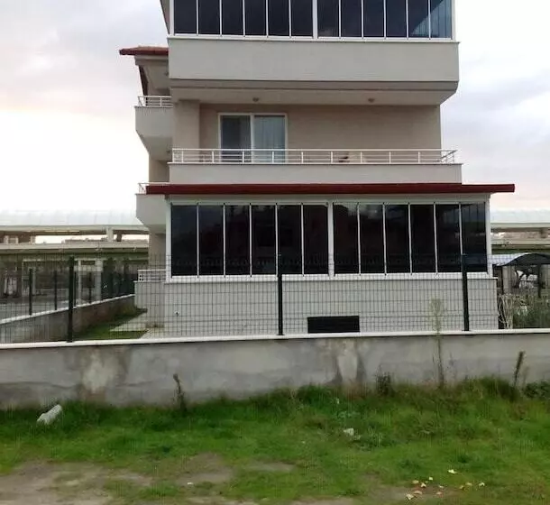 ユースホステル Yalcinkaya Pansiyon