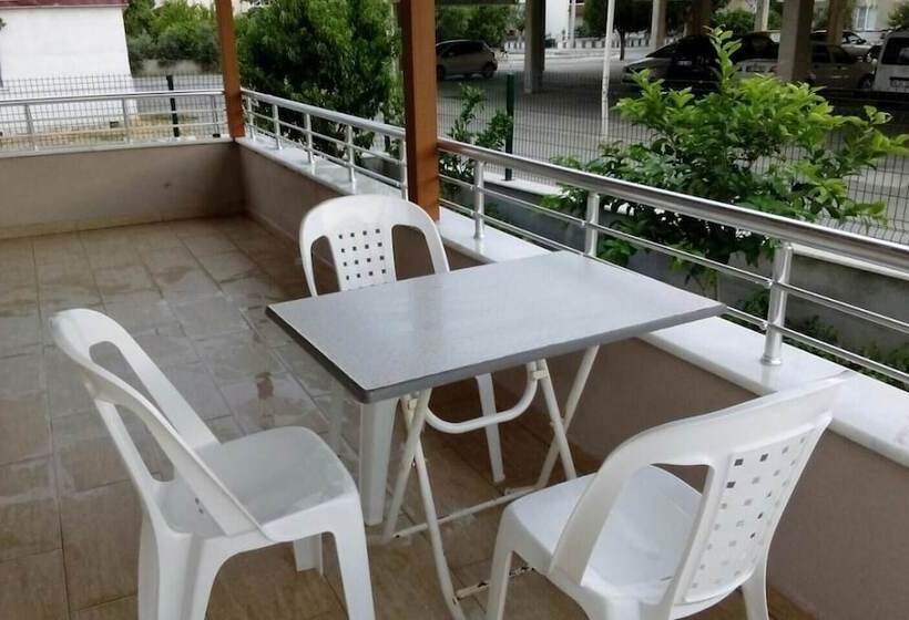 הוסטל Yalcinkaya Pansiyon