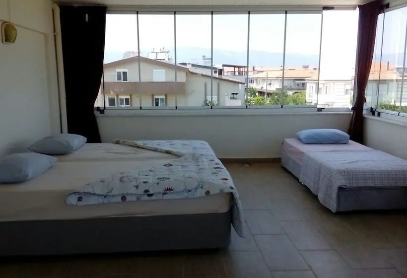 ユースホステル Yalcinkaya Pansiyon