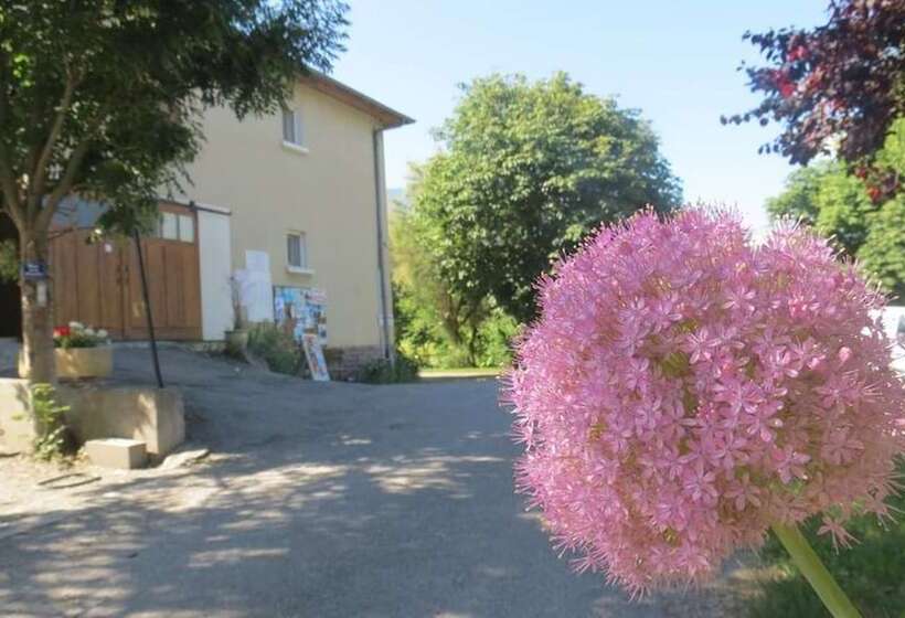 בית מלון כפרי Camping La Tour