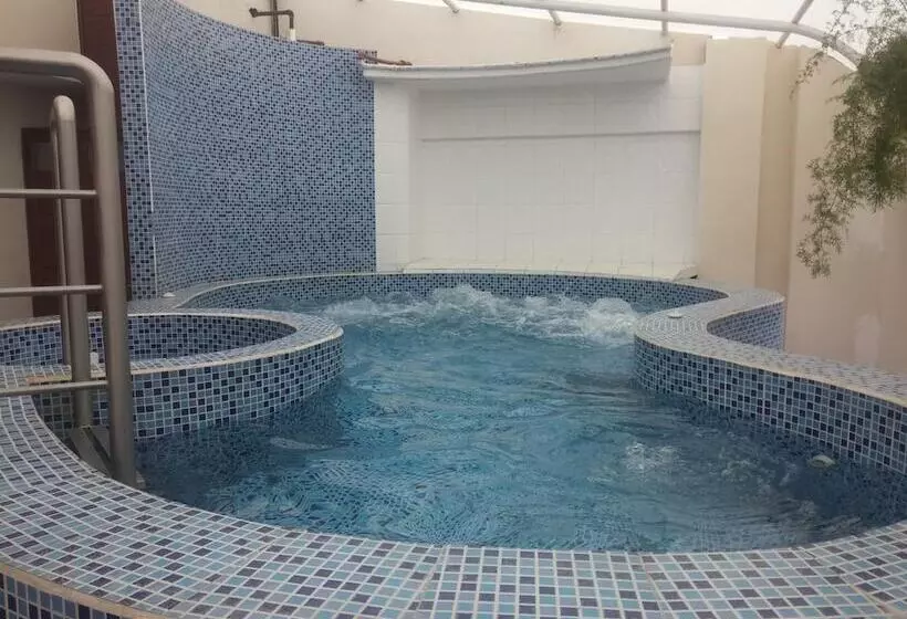 Hotelli Hostal Plaza By Elvita