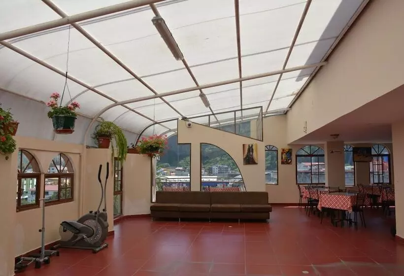 Hotelli Hostal Plaza By Elvita